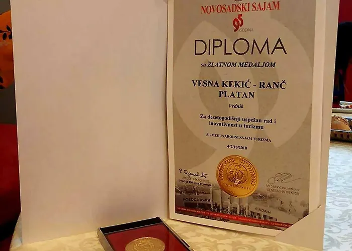 شقة Ranc Platan - Smestaj U Nacionalnom Parku Fruska Gora